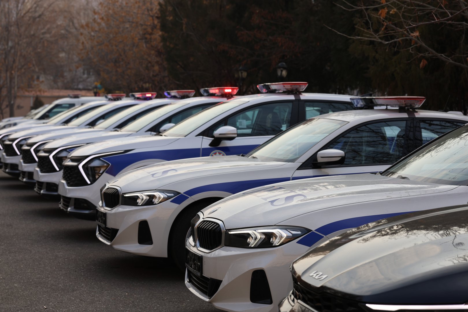 Naxçıvan polisinə yeni avtomobillər verildi (FOTO)