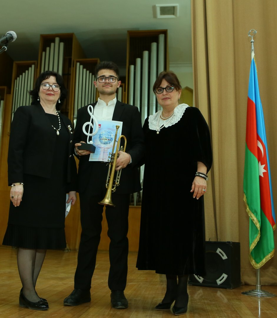 В Баку прошли церемония награждения и гала-вечер VII Международного конкурса "World Harmony" (ФОТО)