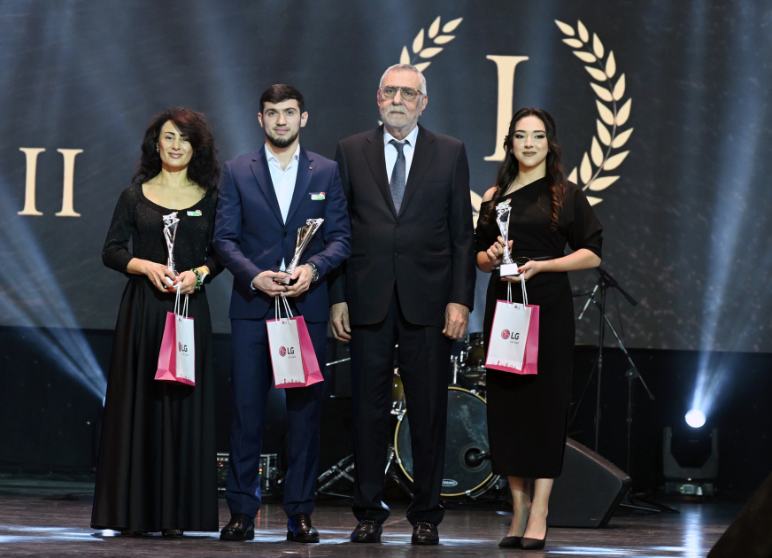 Gənclər və İdman Nazirliyi ilin ən yaxşılarını mükafatlandırıb (FOTO)