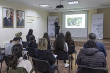 “Media nümayəndələrinin dağ-mədən sahəsində məlumatlılığının artırılması” layihəsində iştirak etmiş jurnalistlərlə görüş keçirilib (FOTO)