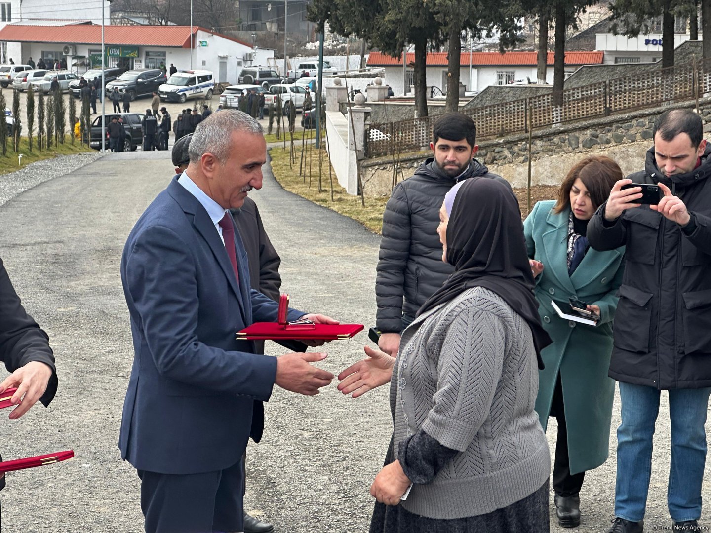 Xocalı sakinlərinə evlərinin açarları təqdim edildi (FOTO)