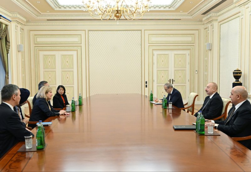 President Ilham Aliyev receives Franklin Templeton CEO (PHOTO)