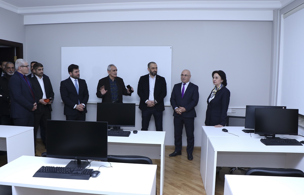 Özəl sektorla əməkdaşlığın növbəti töhfəsi – AzMİU-da 4 yeni laboratoriya istifadəyə verildi (FOTO)