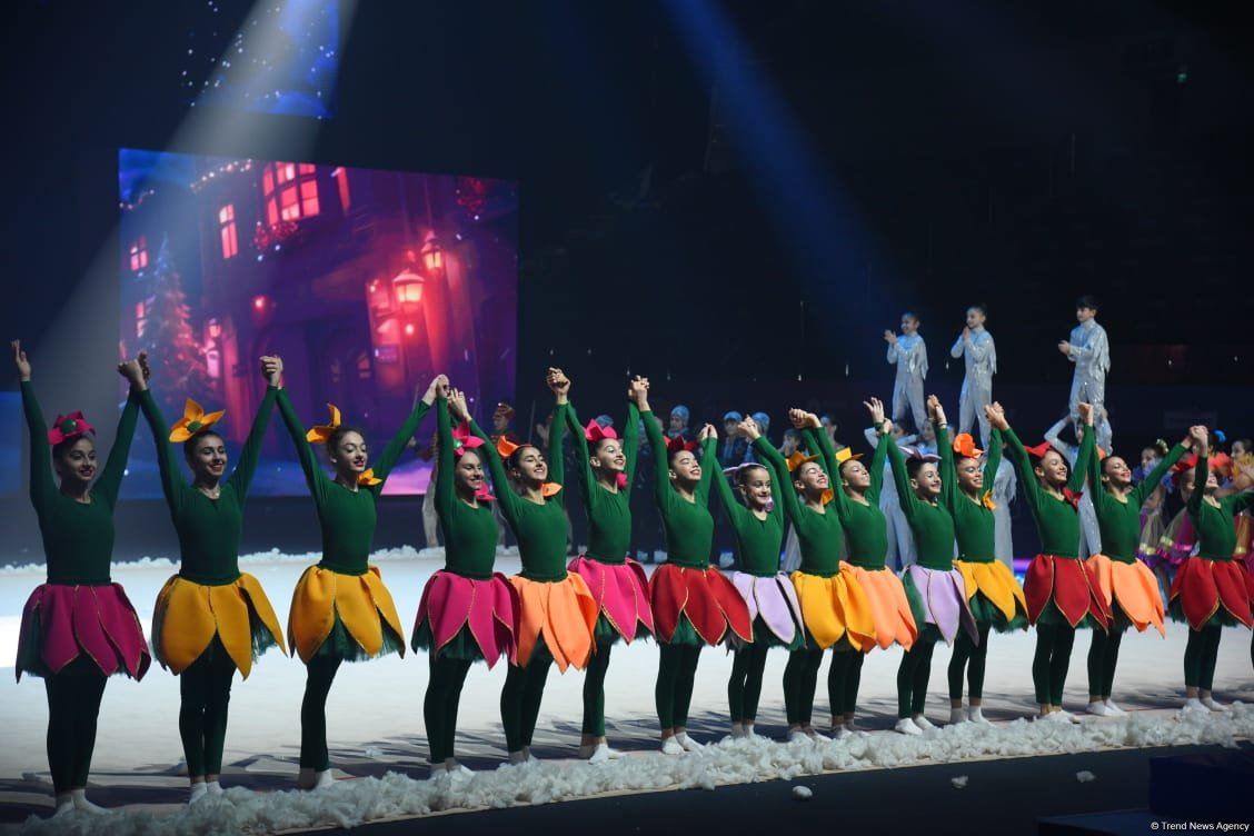 Milli Gimnastika Arenasında "Şelkunçik" adlı gözəl Yeni İl şousu təqdim olunub (FOTO)