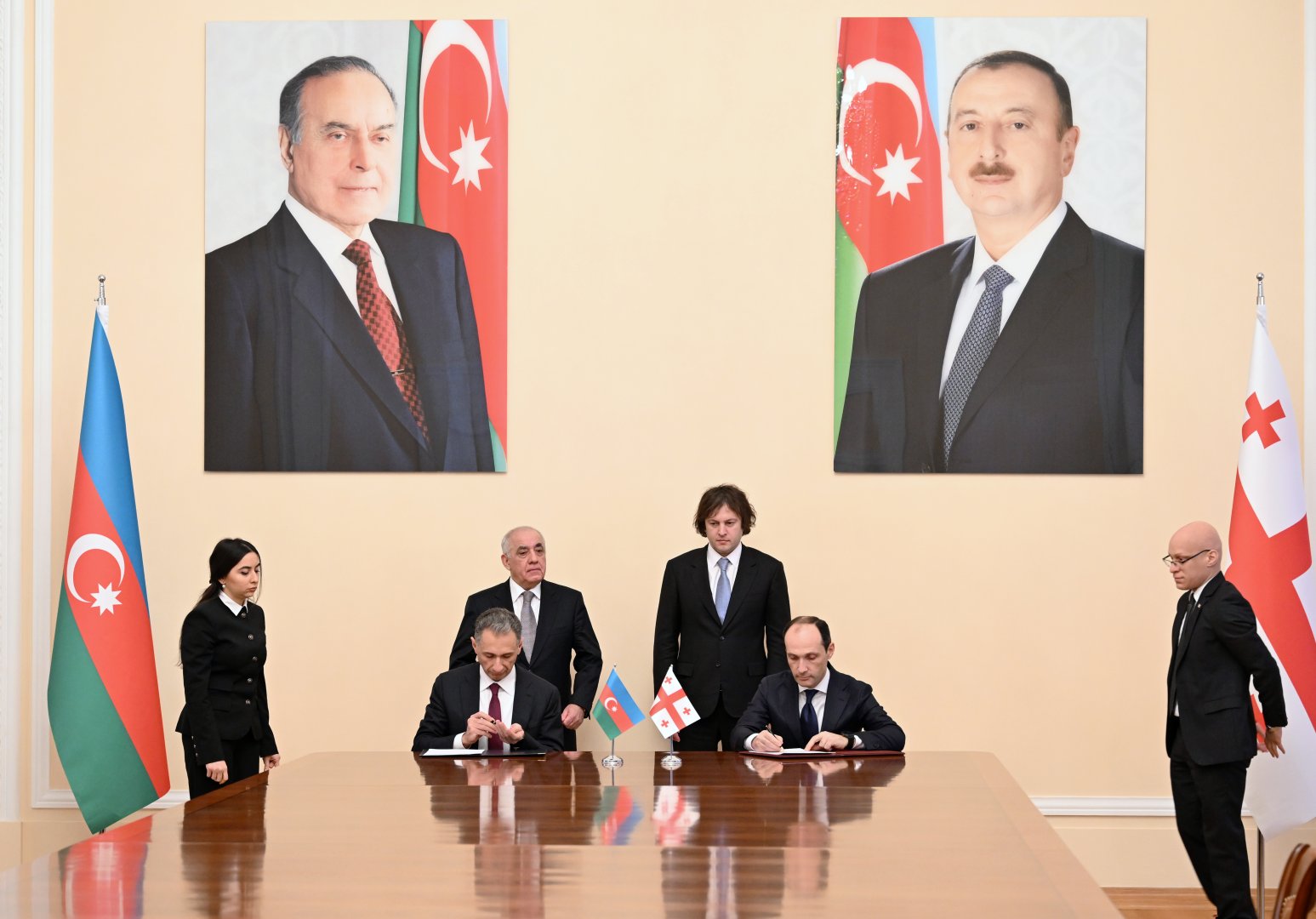 Azərbaycan və Gürcüstan arasında iqtisadi əməkdaşlıq üzrə birgə hökumətlərarası komissiyanın 10-cu iclası keçirilib (FOTO)