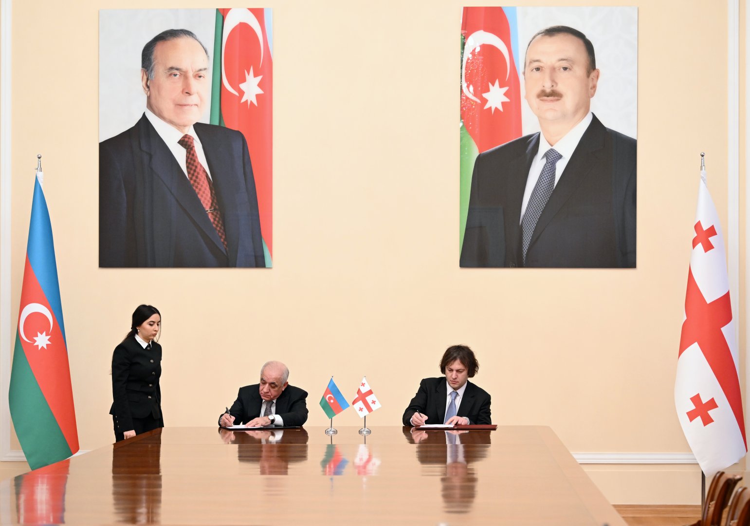 Azərbaycan və Gürcüstan hökumətləri arasında bir sıra sənədlər imzalandı (FOTO)