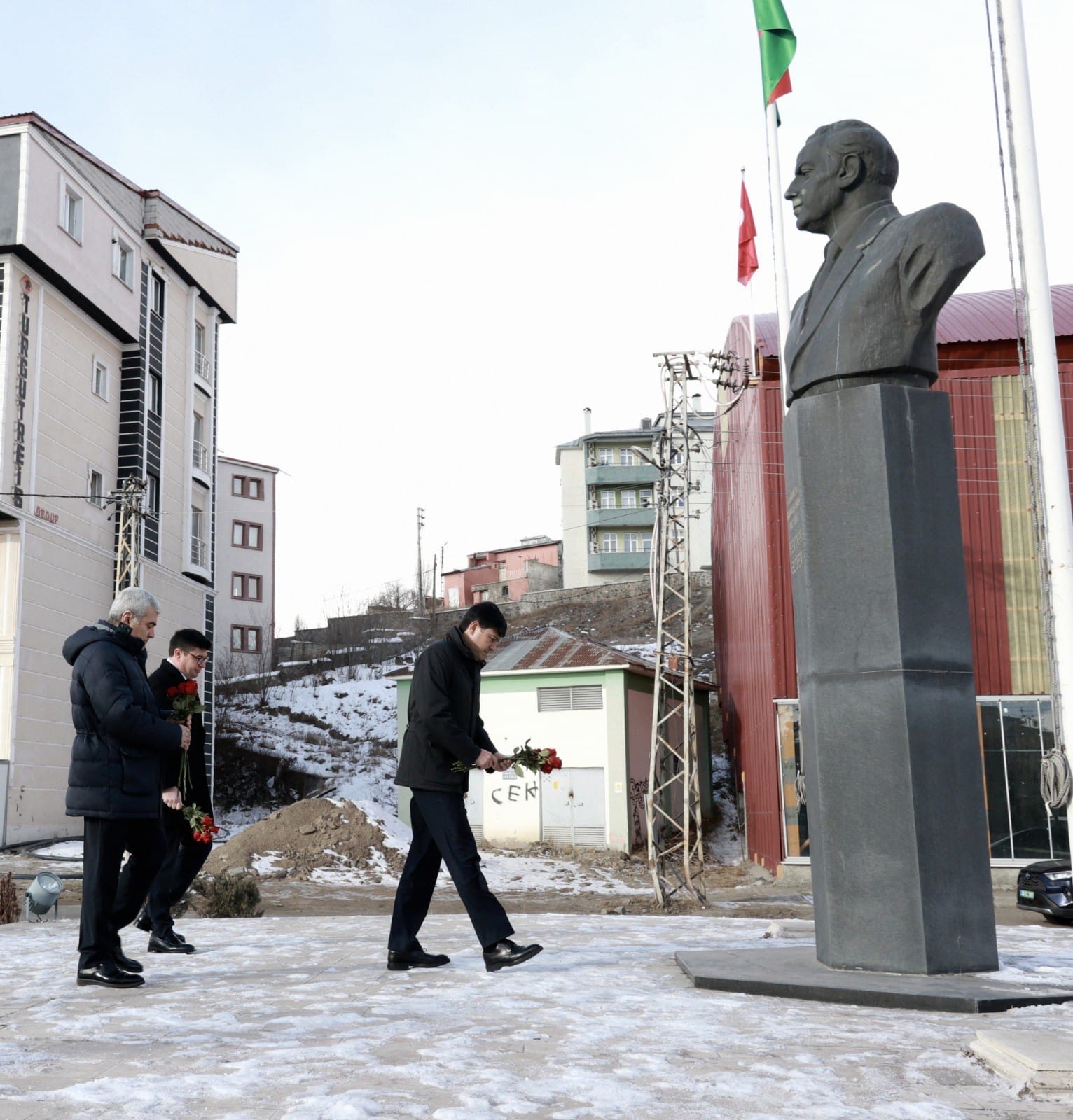 Qarsda “Heydər Əliyev Təhsil Mərkəzi”də Azərbaycan icması ilə görüş keçirilib (FOTO)