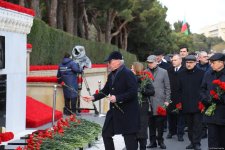 Azerbaijani people honor blessed memory of victims of January 20 tragedy (PHOTO)