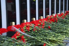 Azerbaijani people honor blessed memory of victims of January 20 tragedy (PHOTO)