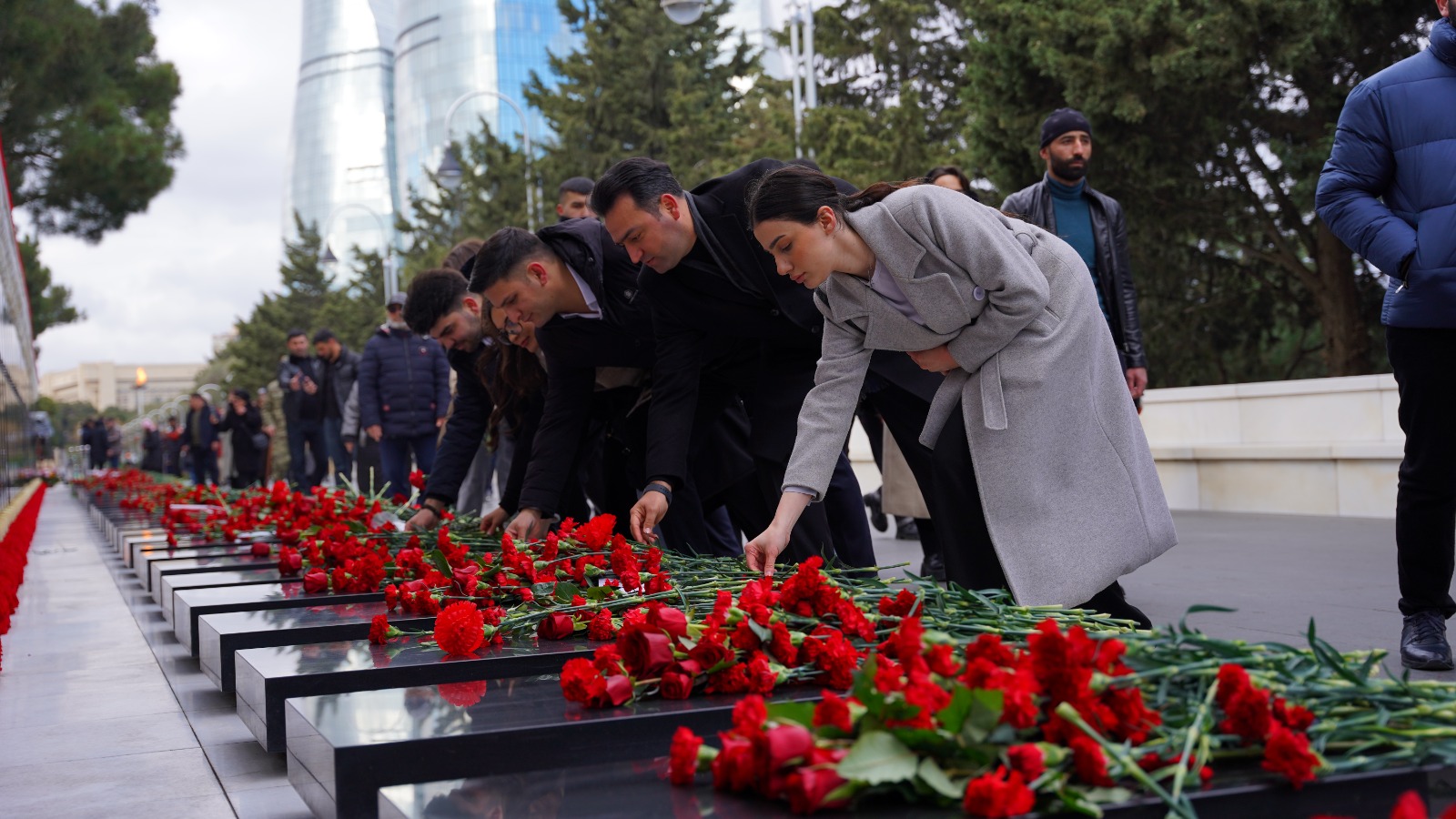 Azərbaycan Könüllüləri 20 Yanvar şəhidlərinin xatirəsini ehtiramla anıblar (FOTO)