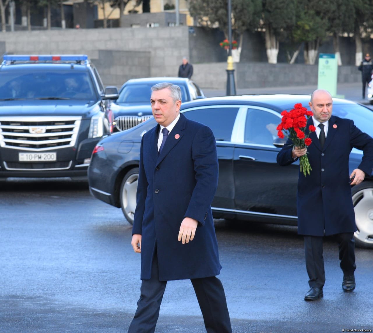 Azerbaijani people honor blessed memory of victims of January 20 tragedy (PHOTO)