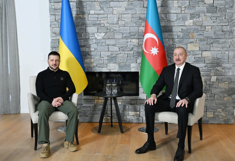 President Ilham Aliyev meets with Ukrainian President in Davos (PHOTO)