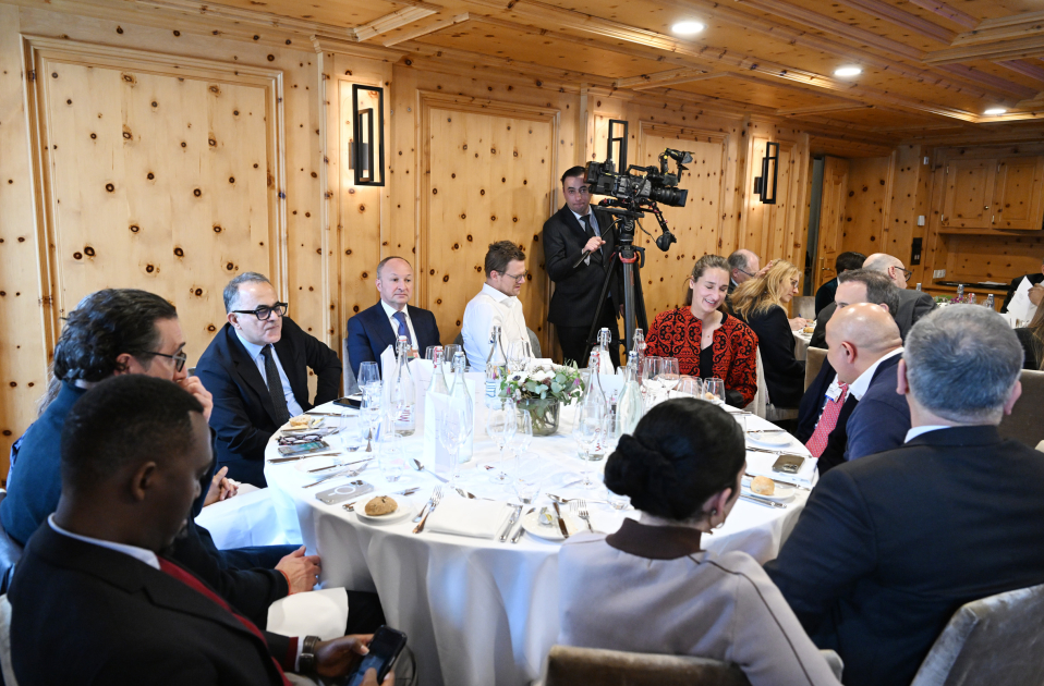 Heydər Əliyev Fondunun vitse-prezidenti Leyla Əliyeva Davos Dünya İqtisadi Forumu çərçivəsində keçirilən tədbirdə iştirak edib (FOTO)