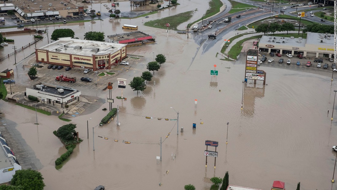 Texasda leysan yağışları və daşqınlar nəticəsində 5 nəfər ölüb
