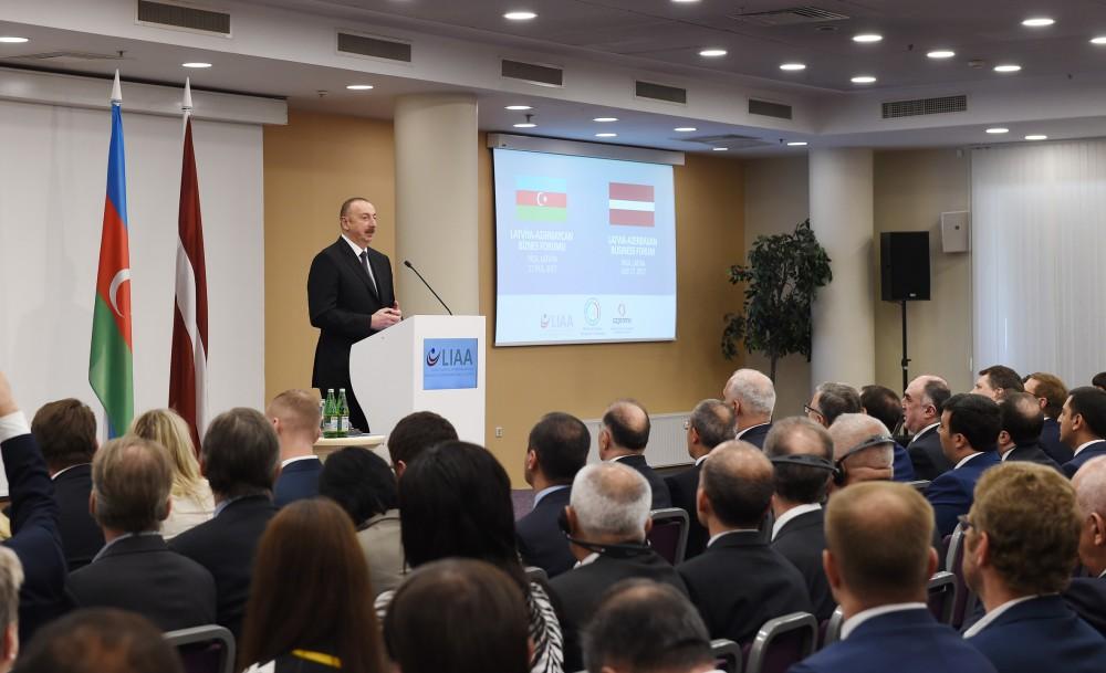 Prezident İlham Əliyev Azərbaycan-Latviya biznes forumunda iştirak edib