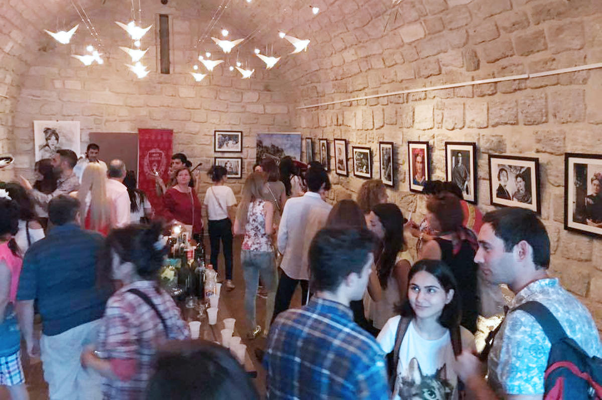 Баку-Мехико:  фотовыставка Фриды Кало в Ичери шехер