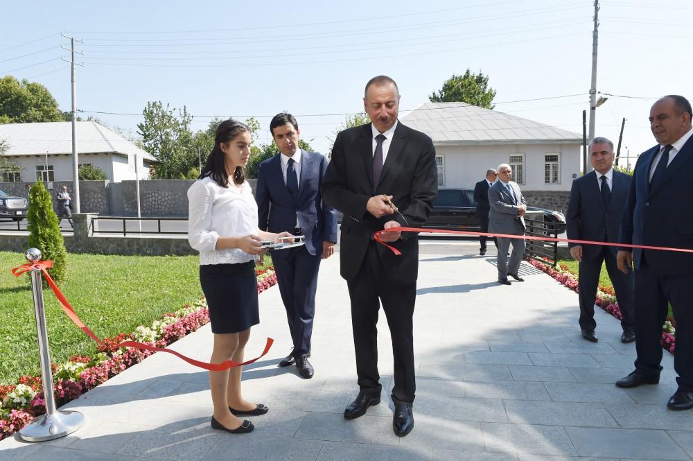 Президент Ильхам Алиев принял участие в открытии детсада, построенного в Гахе по инициативе Фонда Гейдара Алиева (ФОТО)