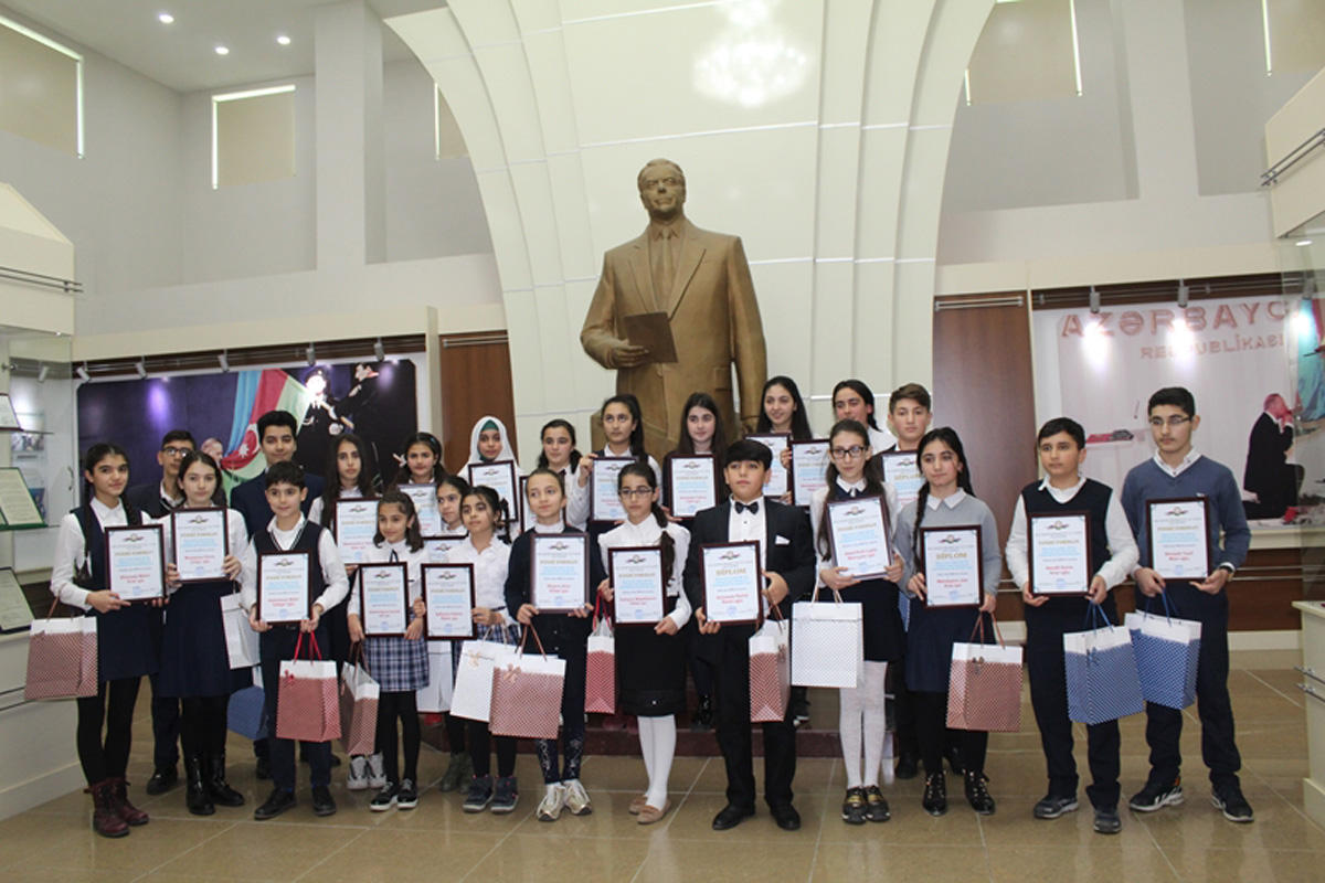 В Баку назвали победителей поэтического конкурса, посвященного 300-летию Вагифа (ФОТО)