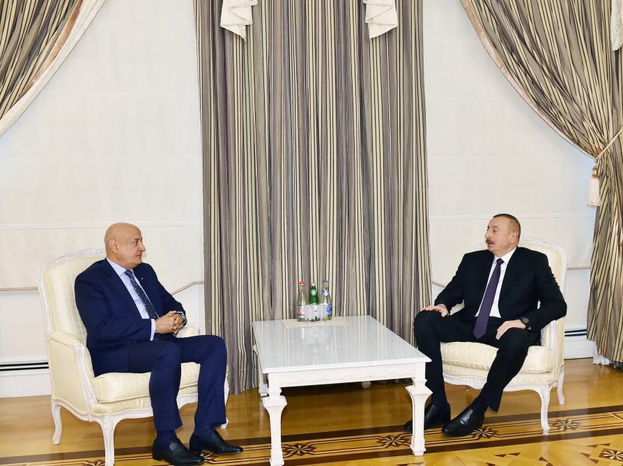 Президент Ильхам Алиев  принял гендиректора ИСЕСКО (версия 2)