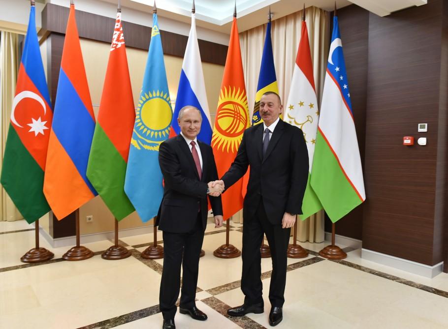 Президент Ильхам Алиев принял участие на неофициальной встрече глав государств СНГ в Москве (ФОТО)