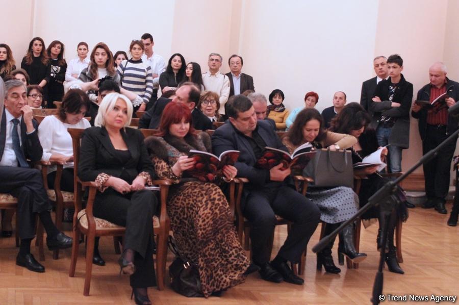 Алсу в Баку выступила на открытии выставки азербайджанского живописца «Сокровища сердца»