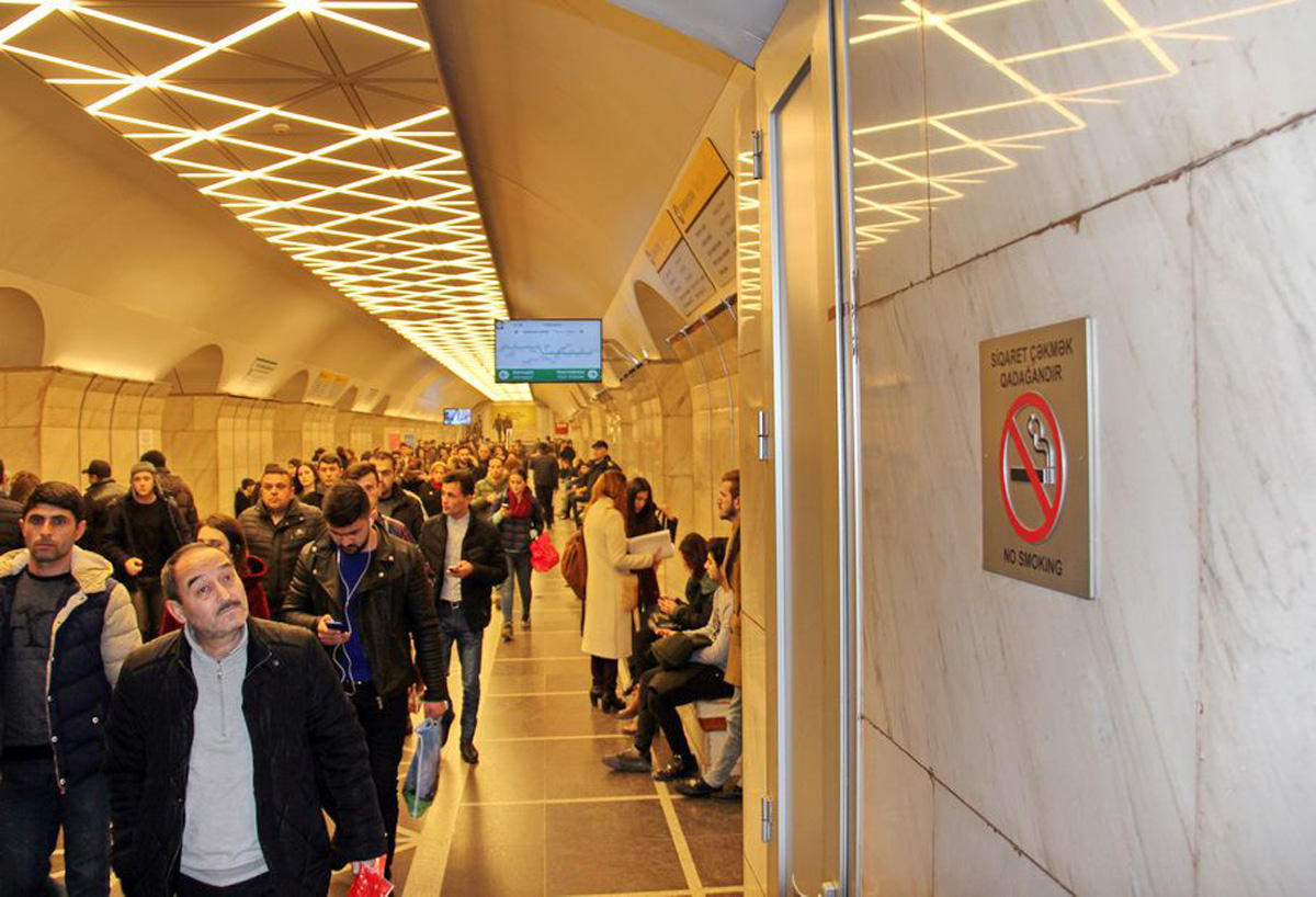 Bakı metrosunda siqaret çəkmək tam qadağan edildi