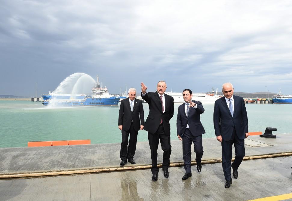 Prezident İlham Əliyev Bakı Beynəlxalq Dəniz Ticarət Limanı Kompleksinin açılışında iştirak edib