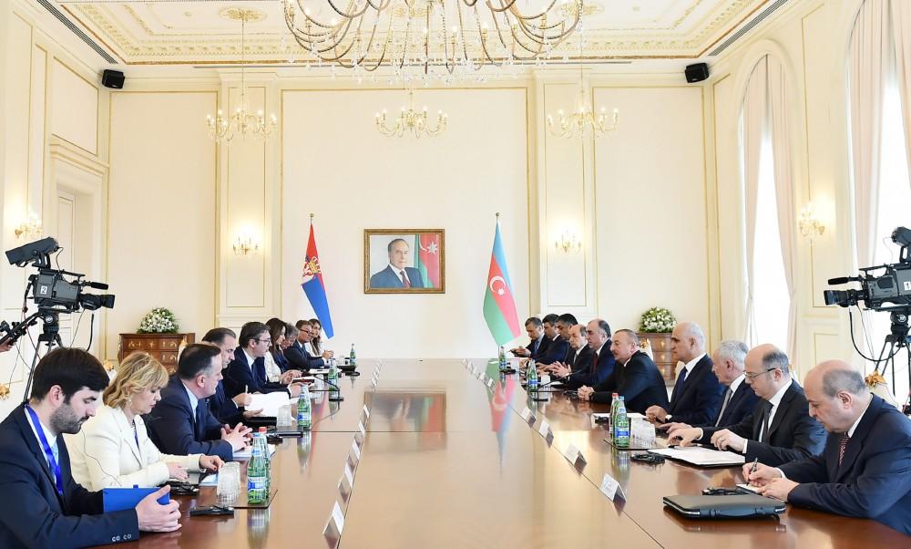 Президенты Азербайджана и Сербии провели встречу в расширенном составе (ФОТО)