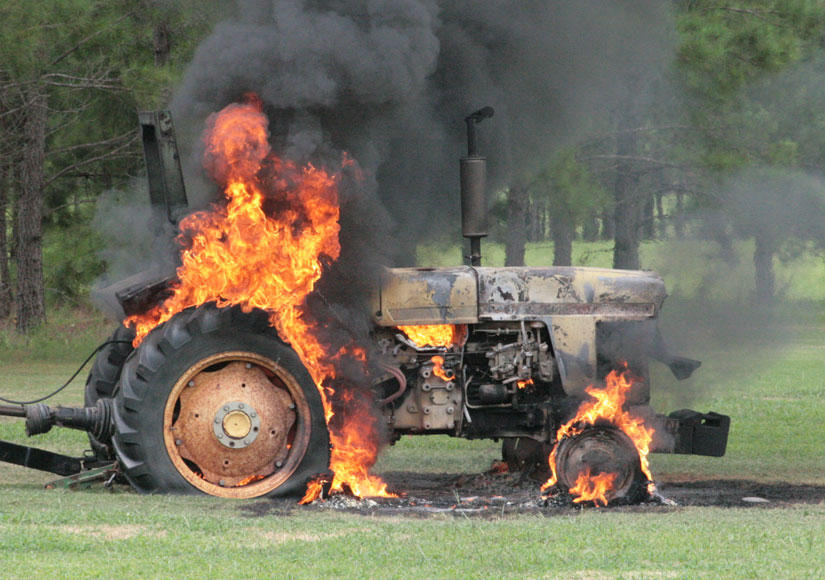 Goranboyda kombayn, Sabirabadda traktor qoşqusu yanıb