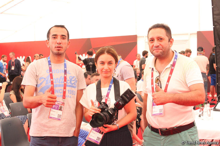 Азербайджанские и российские журналисты приняли участие в съемках комедии 