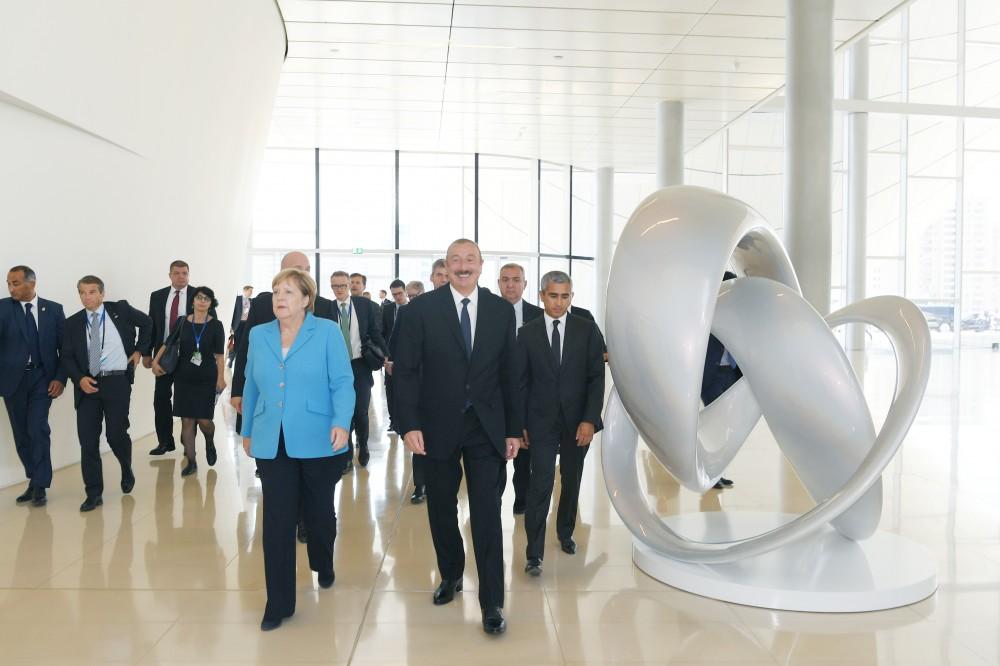 Президент Азербайджана и Канцлер Германии встретились в Баку с бизнесменами