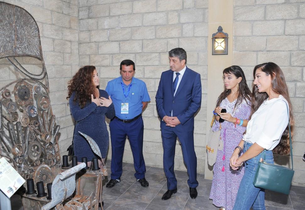 Вице-президент Фонда Гейдара Алиева Лейла Алиева и президент Baku Media Center Арзу Алиева посетили выставку 