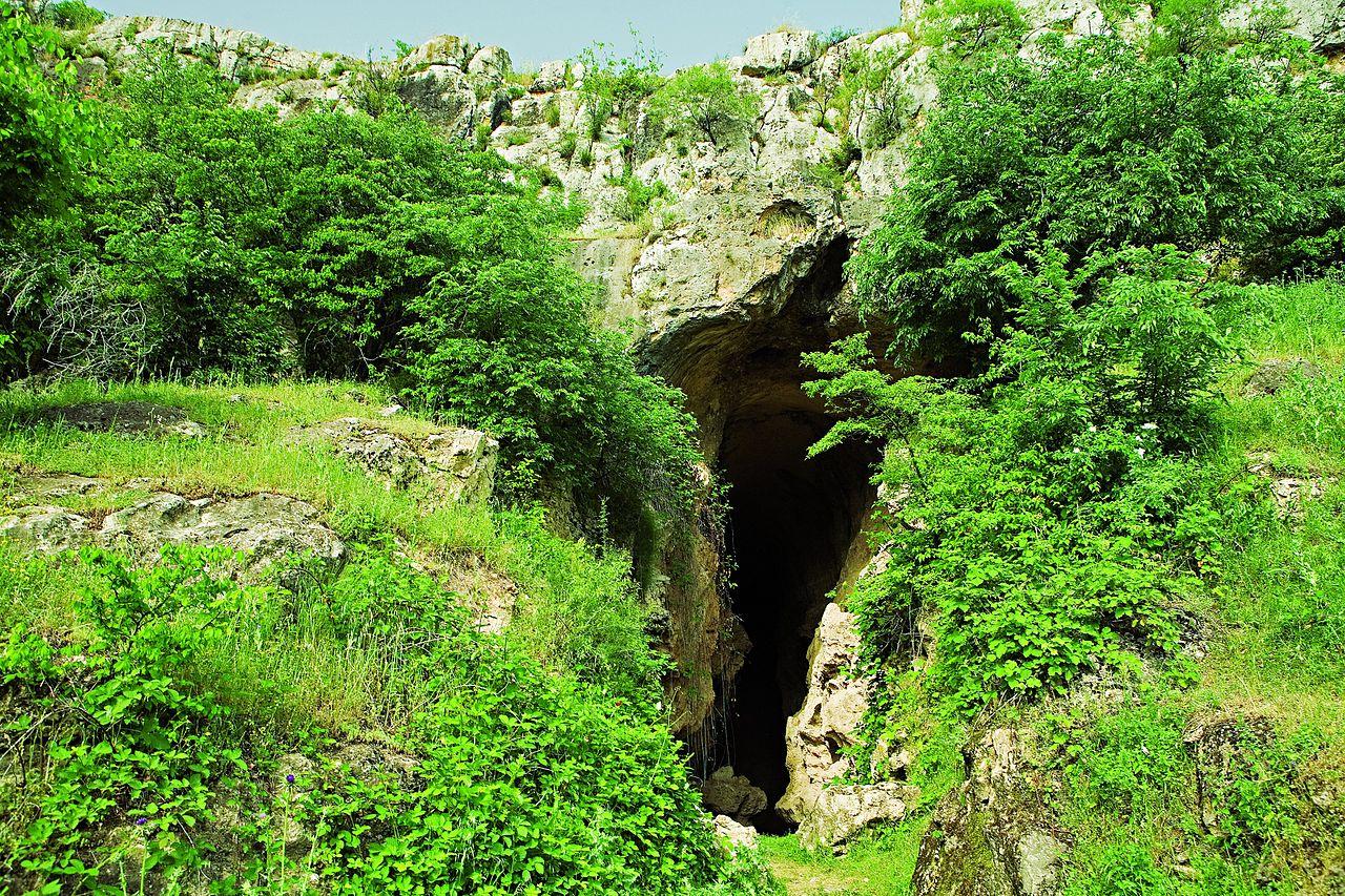 На научной конференции в Азербайджане принята резолюция по Азыхской пещере