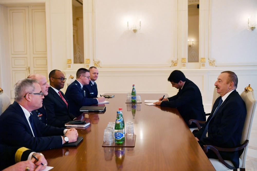 Президент Ильхам Алиев принял делегацию Транспортного командования США (ФОТО)