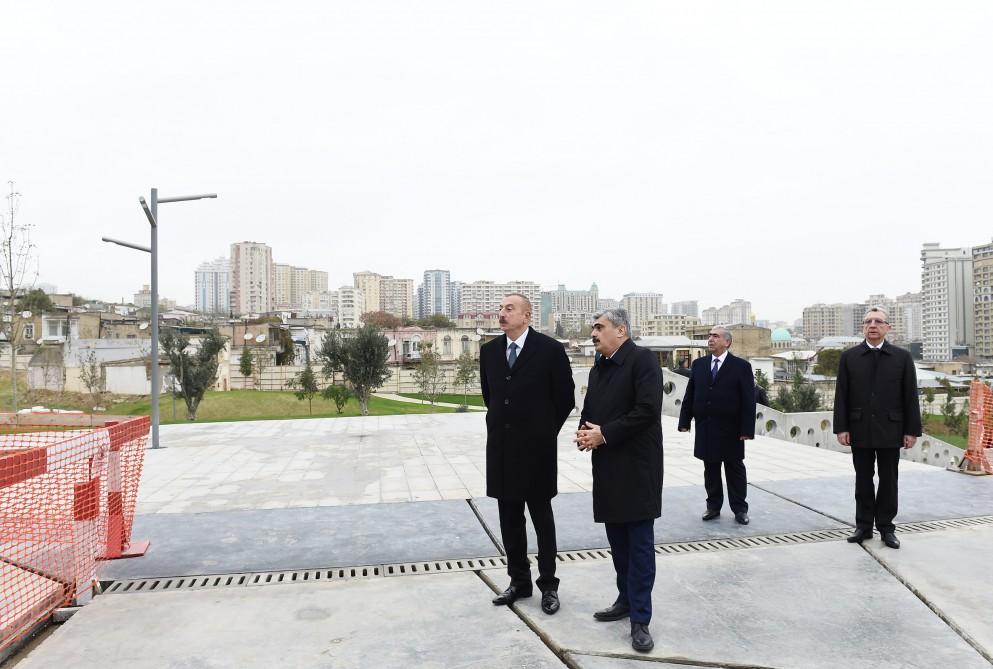 Президент ознакомился с работами по благоустройству и созиданию вокруг бакинской мечети Тезепир