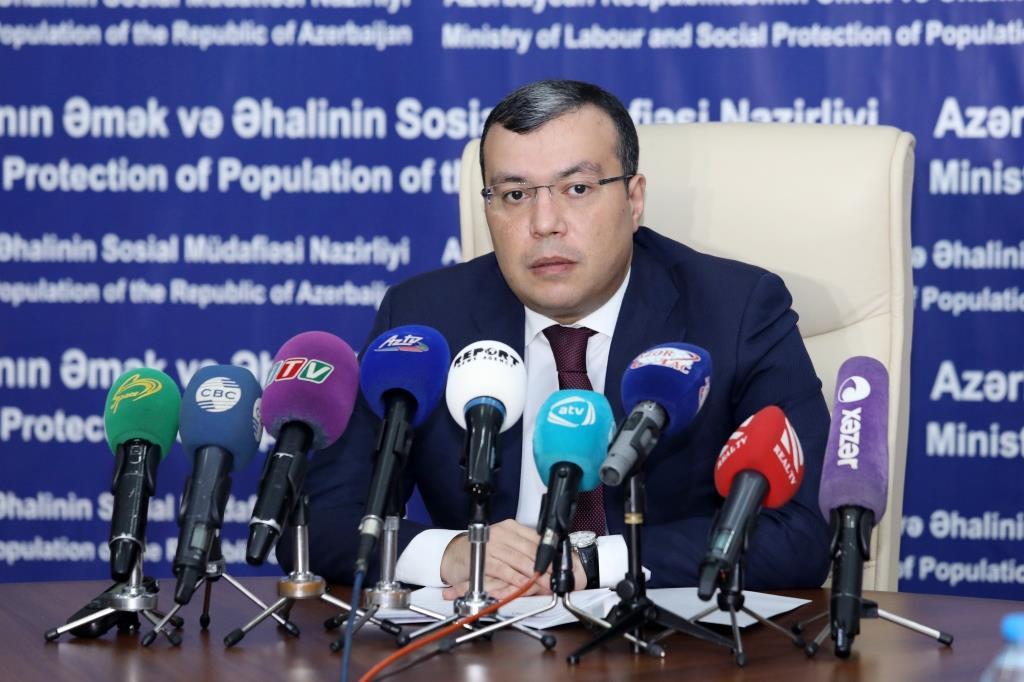 Министр: В Азербайджане социальные пособия будут назначаться в электронном порядке