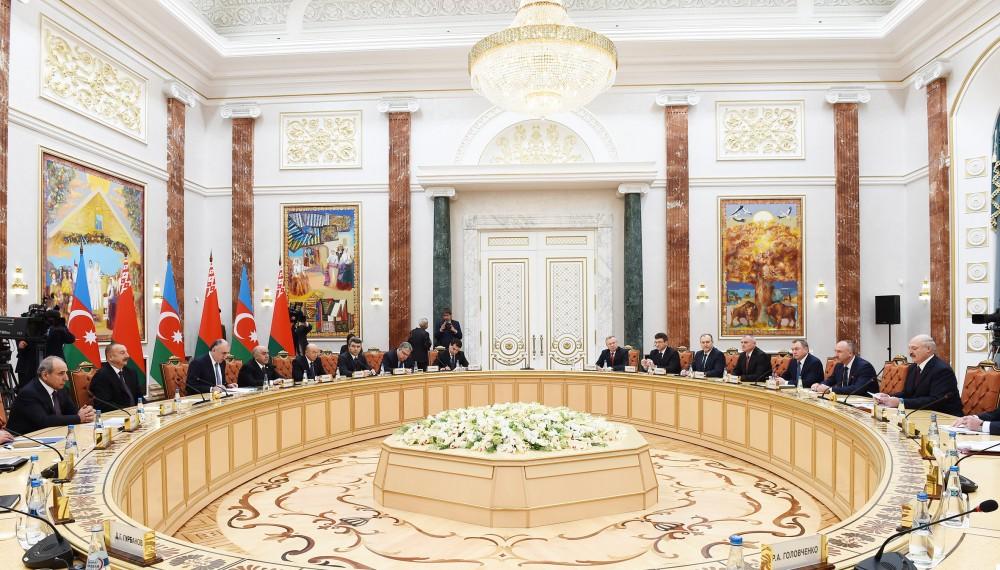 В Минске состоялась встреча президентов Азербайджана и Беларуси в расширенном составе (ФОТО)