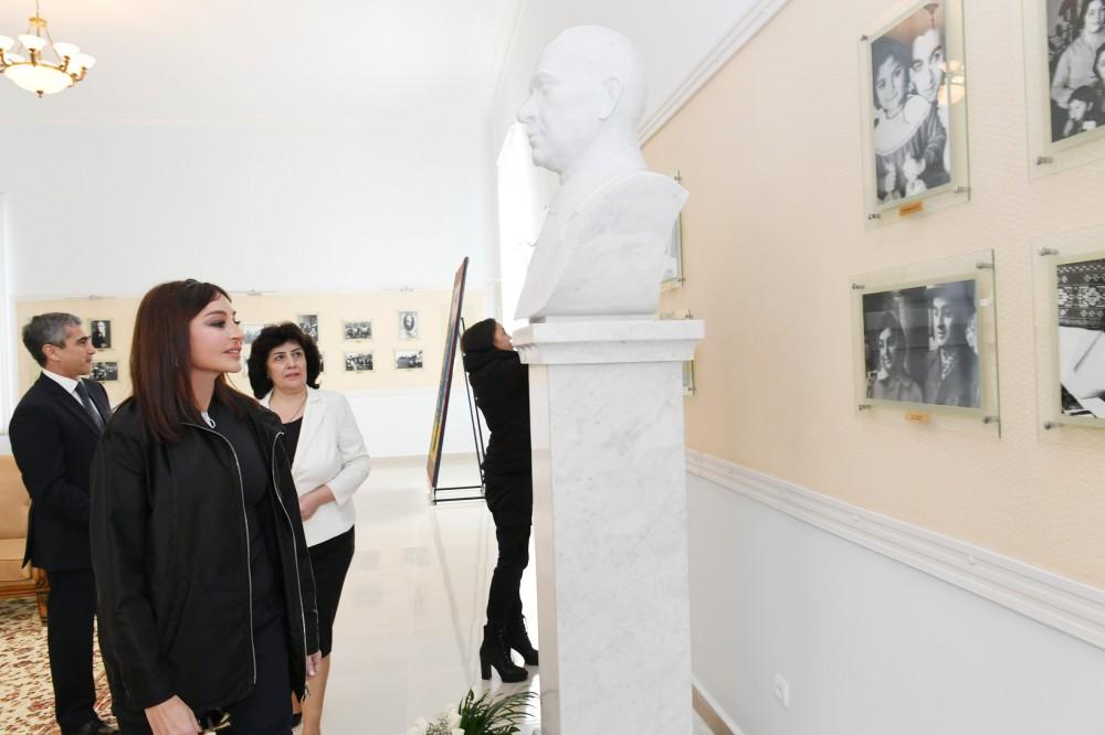 Первый вице-президент Мехрибан Алиева побывала в доме-музее Мир Джалала Пашаева в Гяндже (ФОТО)