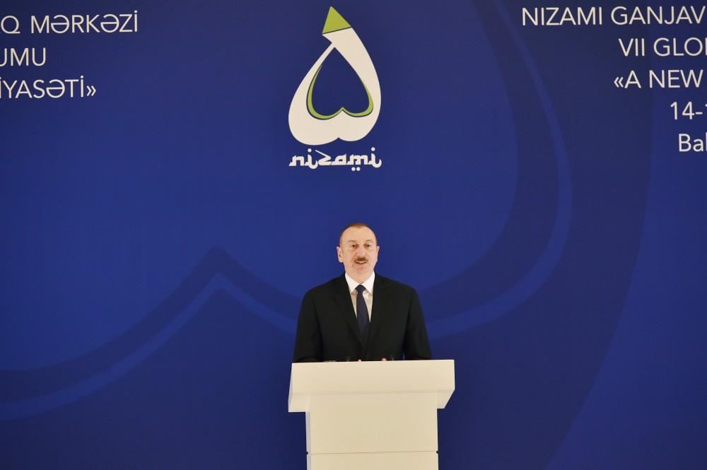 Президент Ильхам Алиев: Глобальный Бакинский форум является одной из важнейших международных платформ, занимающихся актуальными вопросами глобальной повестки дня (версия 2)