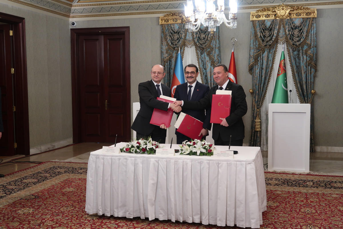 Azerbaijan, Turkmenistan, Turkey to cooperate in alternative energy (PHOTO)