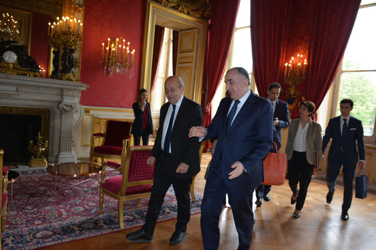 Главы МИД: Франция приложит все усилия для скорейшего урегулирования карабахского конфликта мирным путем