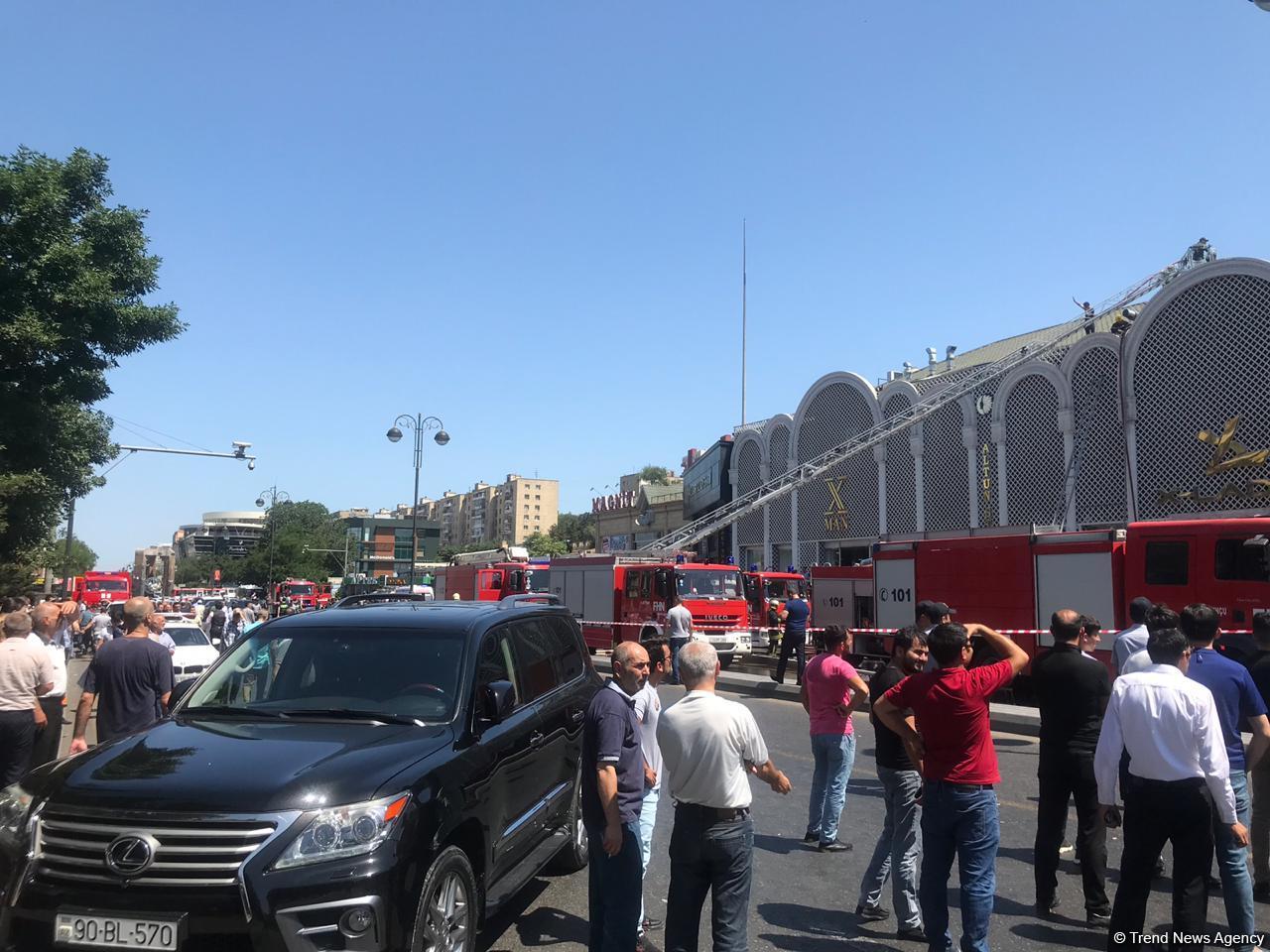 Пожар в крупном торговом объекте в Баку потушен