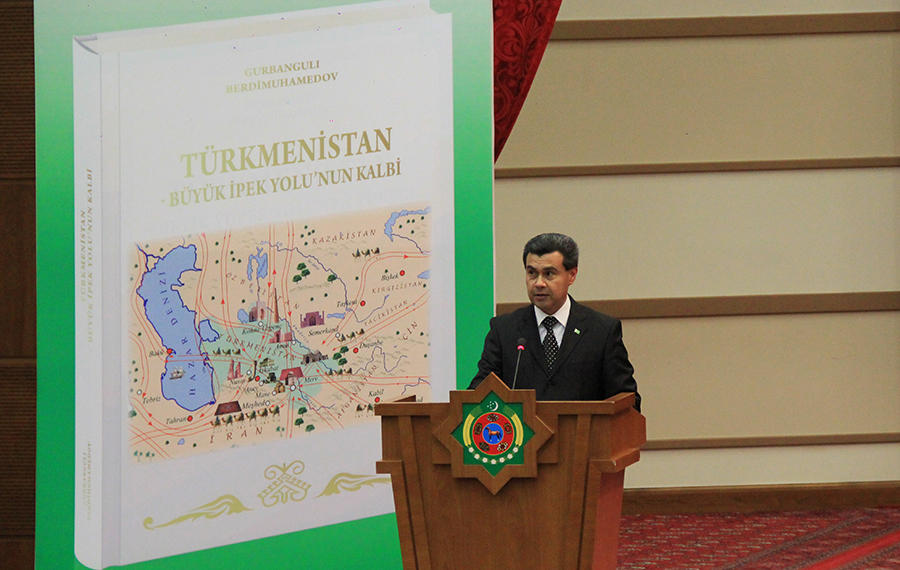 В Ашхабаде прошла презентация книги главы государства Туркменистан  сердце Великого Шёлкового пути на турецком и украинском языках (ФОТО)