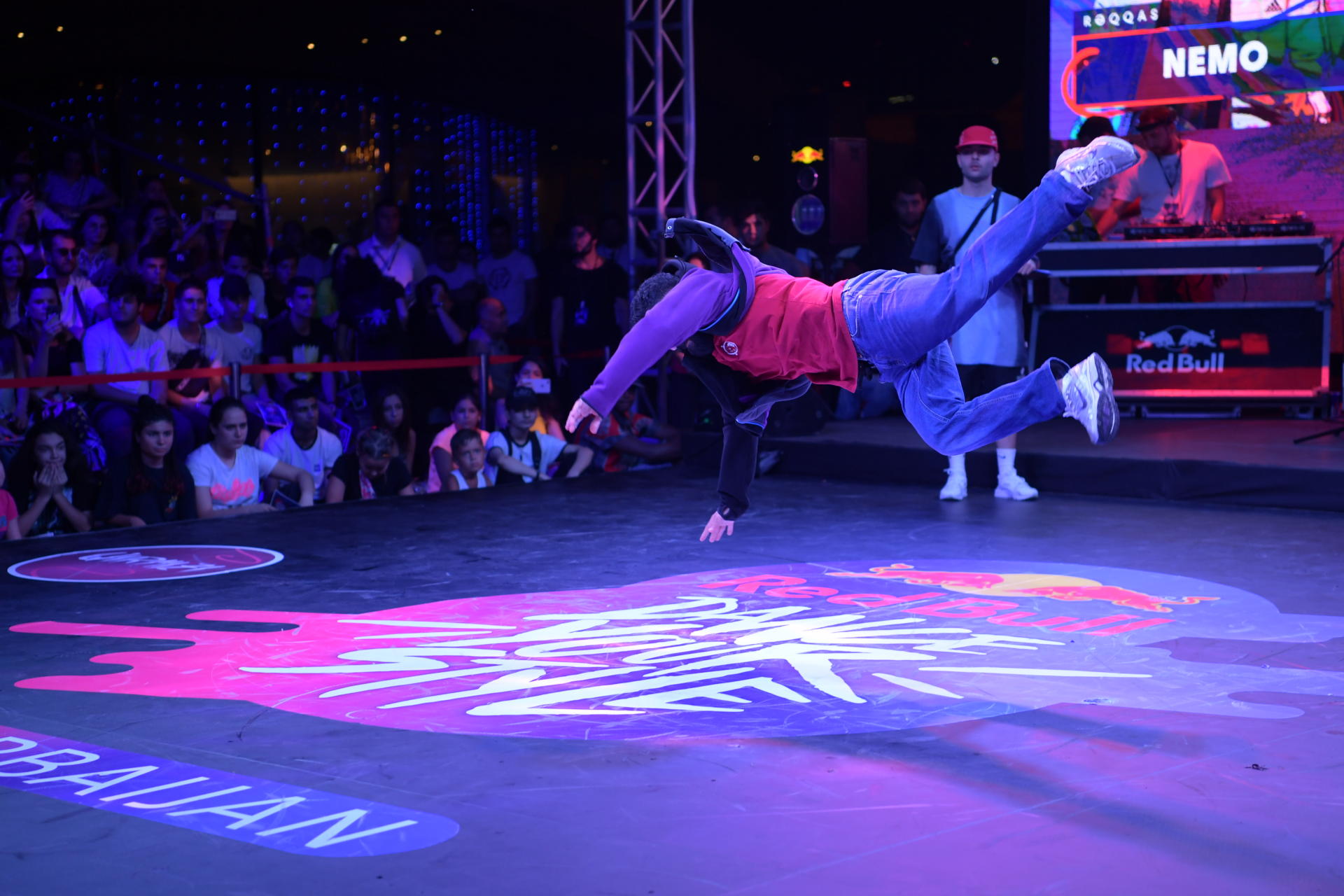 Heydər Əliyev Mərkəzinin parkında “Red Bull Dance Your Style” beynəlxalq rəqs yarışması keçirilib (FOTO)