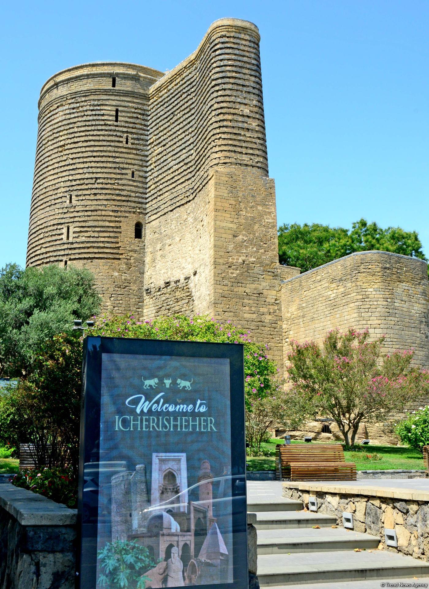 Baku's Mysterious Tower (PHOTO)