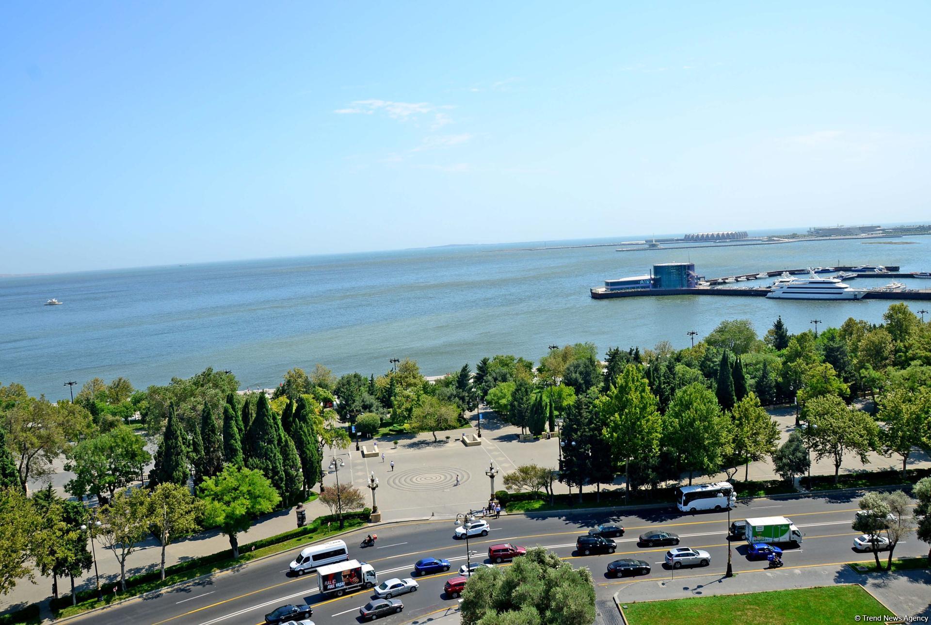 Baku's Mysterious Tower (PHOTO)