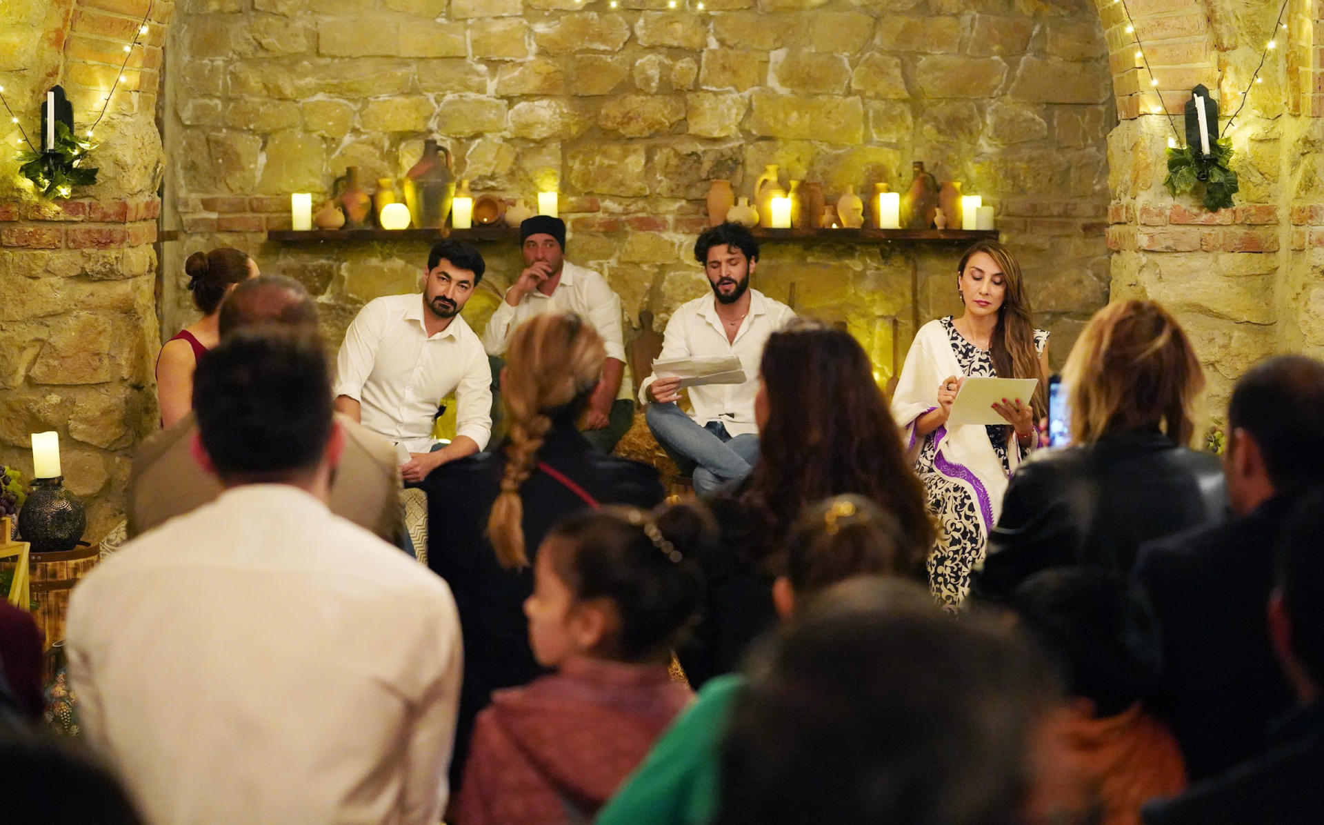 Heydər Əliyev Fondunun vitse-prezidenti Leyla Əliyeva Üzüm və Şərab Festivalında təşkil edilən pavilyonlarla tanış olub (FOTO)