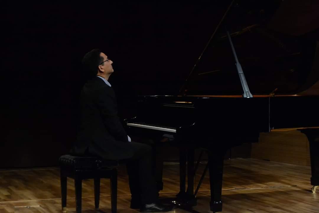 Bakıda meksikalı pianoçunun konserti olub (FOTO)