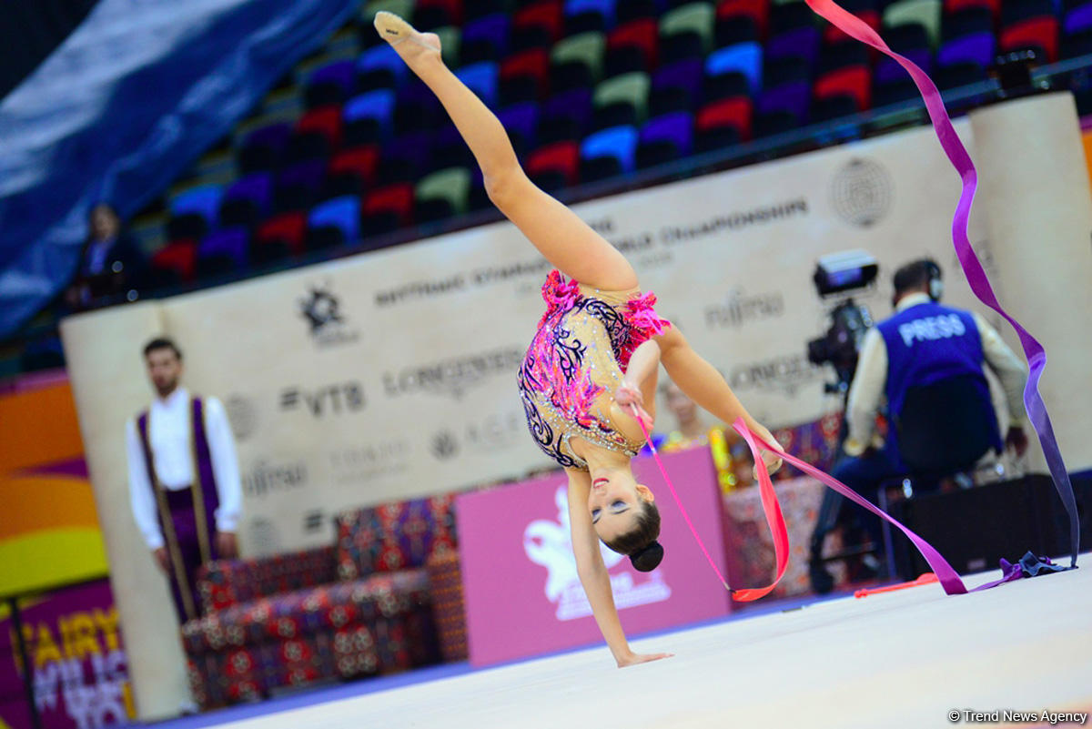 Bakıda keçirilən Bədii Gimnastika üzrə Dünya Çempionatının üçüncü günündən ən maraqlı anlar (FOTO)