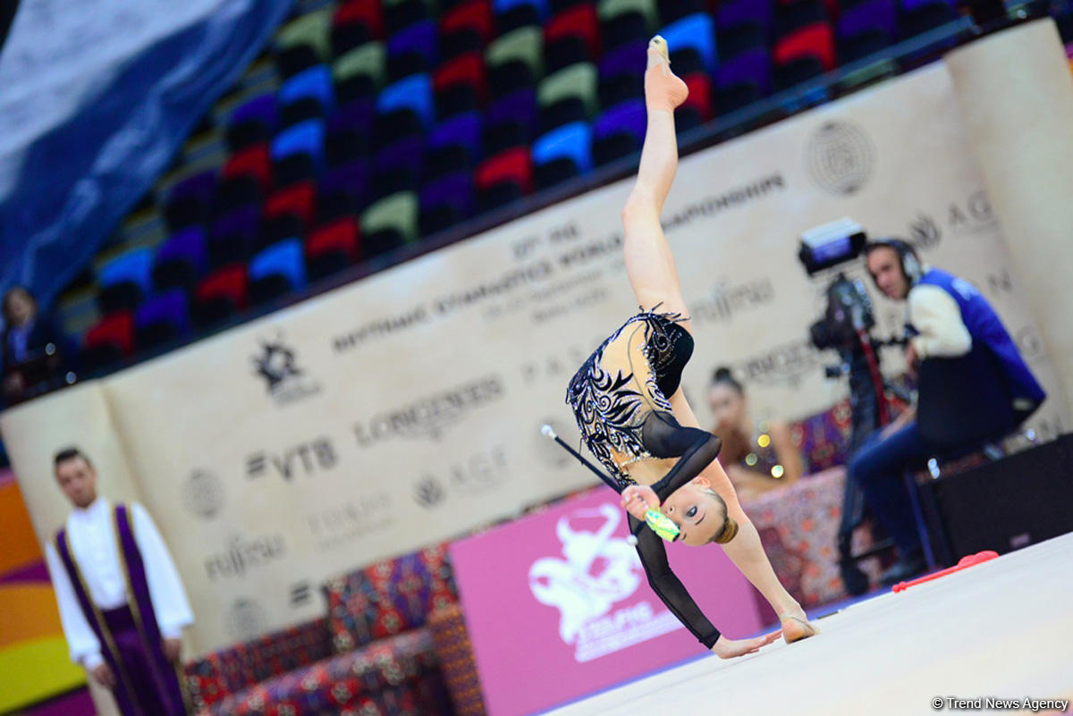 Bakıda keçirilən Bədii Gimnastika üzrə Dünya Çempionatının üçüncü günündən ən maraqlı anlar (FOTO)